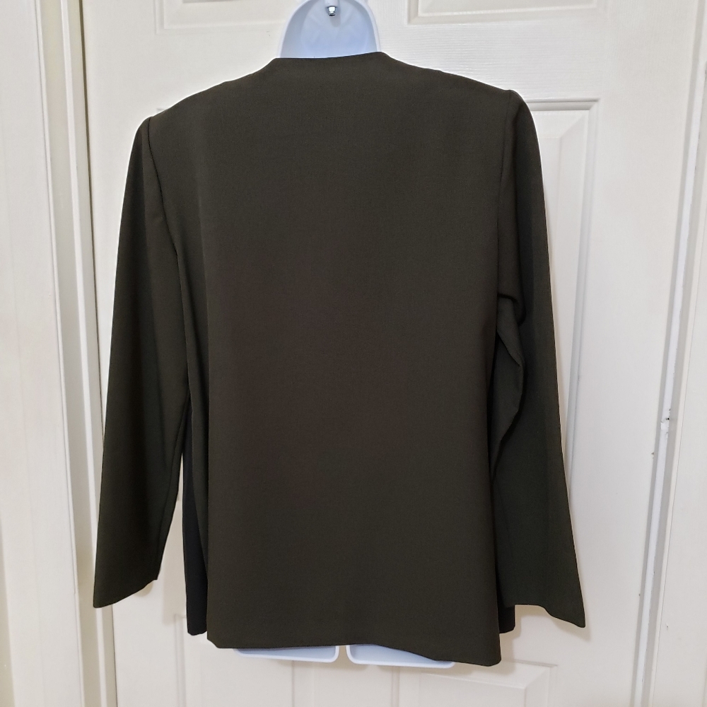 Dana Kay Jacket
10 - Picture 4 of 6